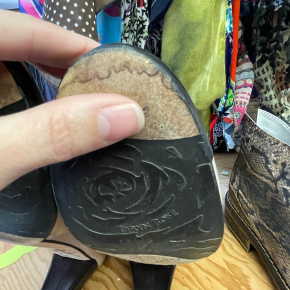 🖤Great USED Condition 39(9.5) Taryn Rose Chanel like booties🔥 - Picture 11 of 16